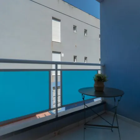 Sunny Escape Blue